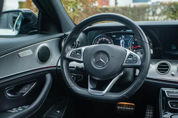 Queen Vegas Casino Android/iOS App